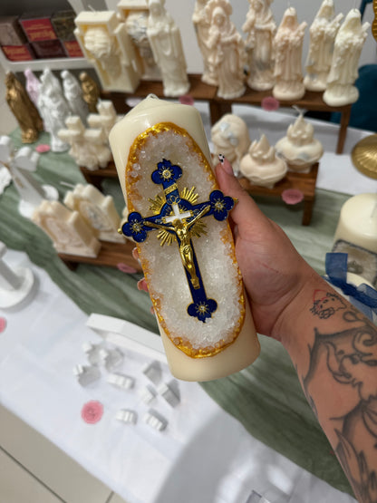 Bougie décorative grotte avec la croix de Jesus Christ 19cm